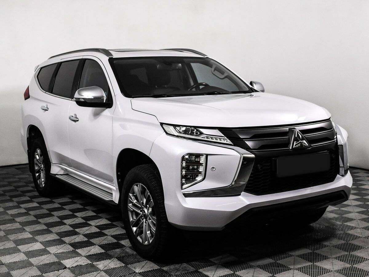 Mitsubishi Pajero Sport 2020 года с пробегом. Фото: #2