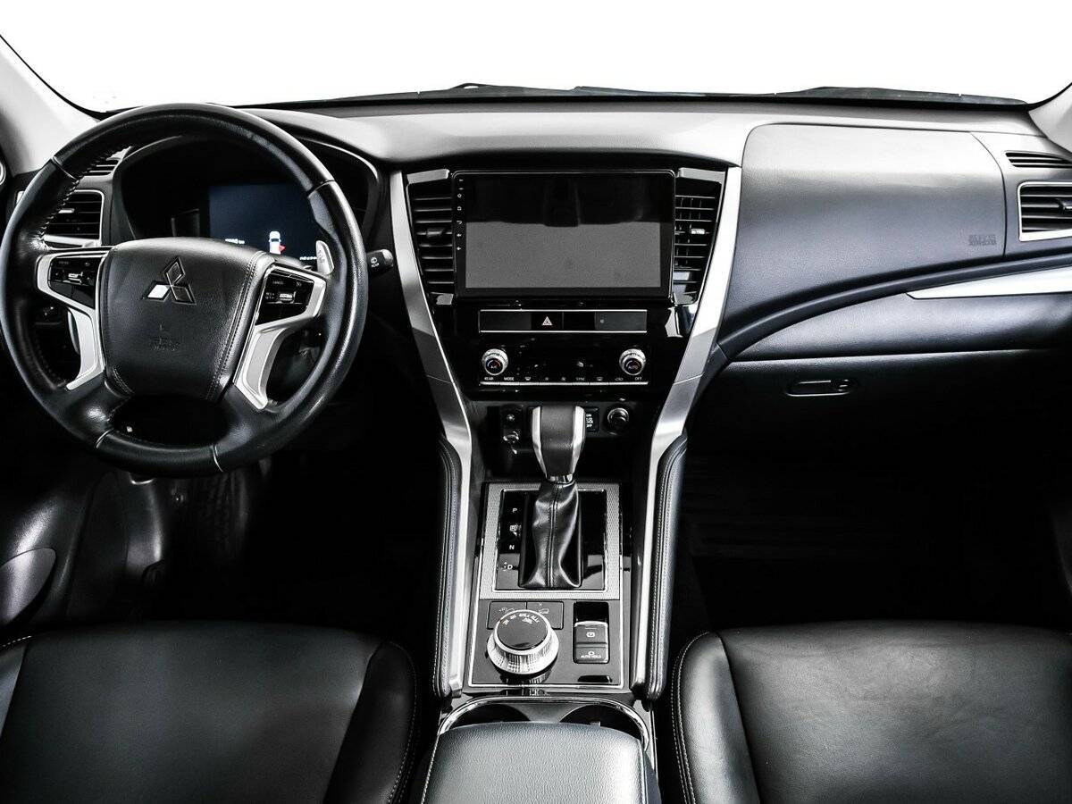 Mitsubishi Pajero Sport 2020 года с пробегом. Фото: #10