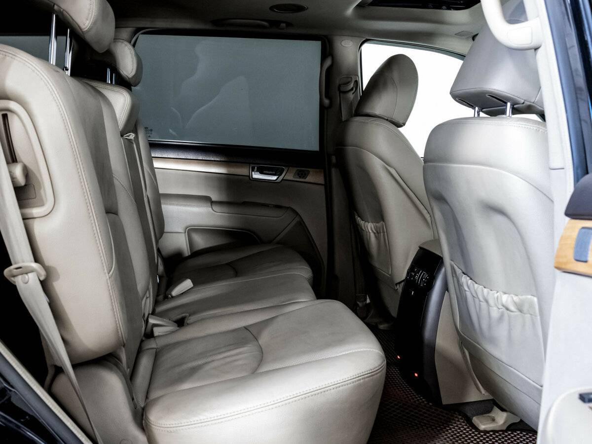 Kia Mohave 2012 года с пробегом. Фото: #17