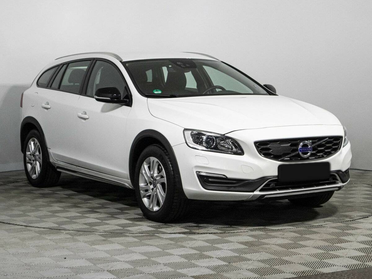 Volvo V60 Cross Country 2018 года с пробегом. Фото: #2