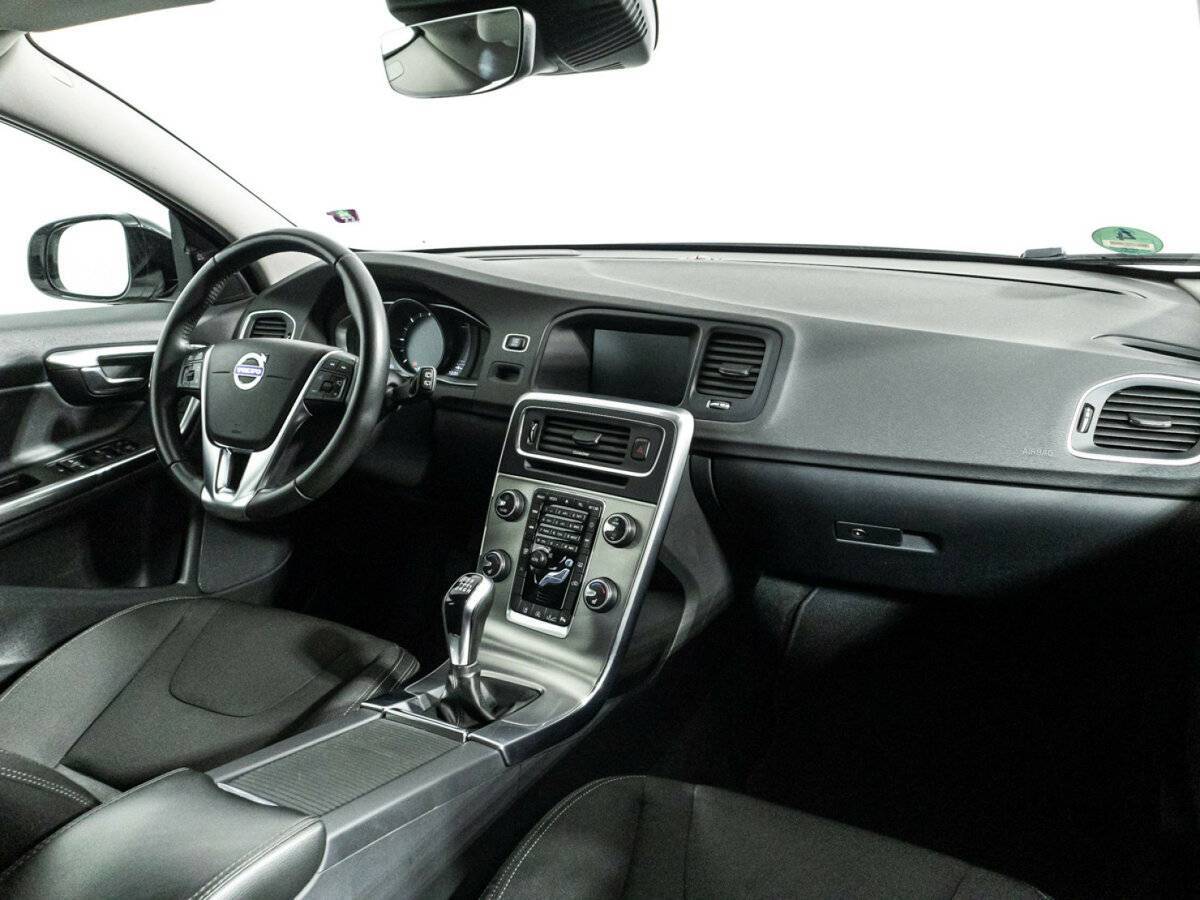 Volvo V60 Cross Country 2018 года с пробегом. Фото: #8