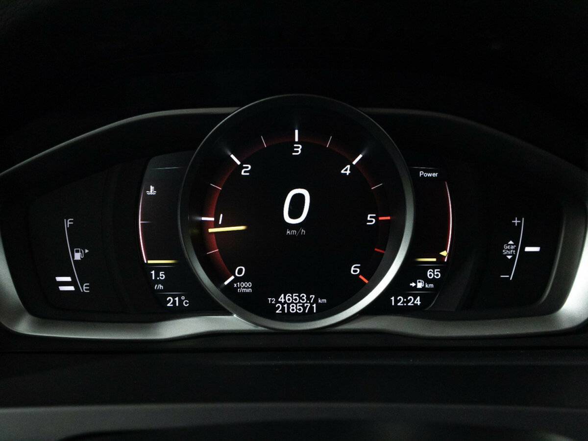 Volvo V60 Cross Country 2018 года с пробегом. Фото: #11