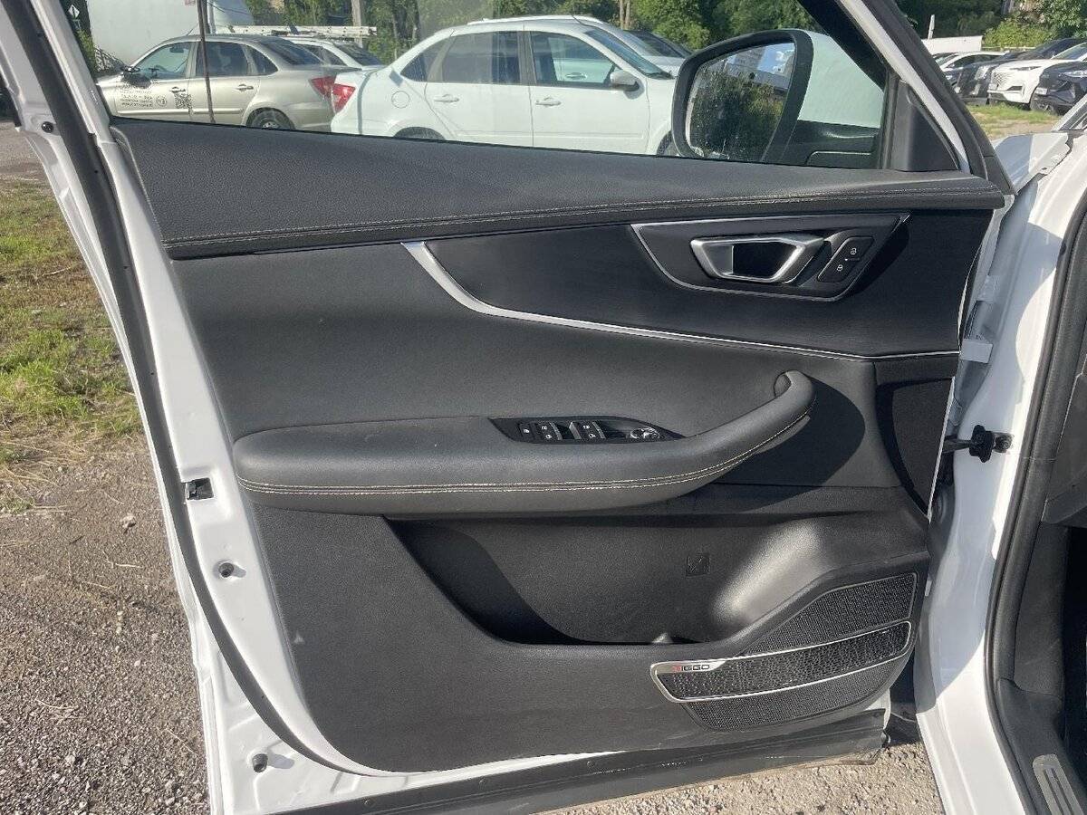 Chery Tiggo 8 2023 года с пробегом. Фото: #8