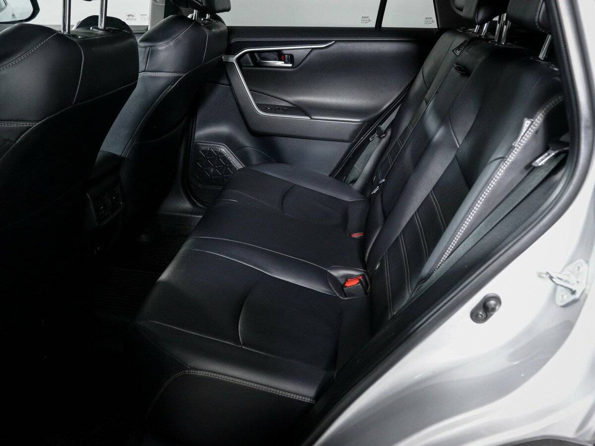 Toyota RAV4 2021 года с пробегом. Фото: #9