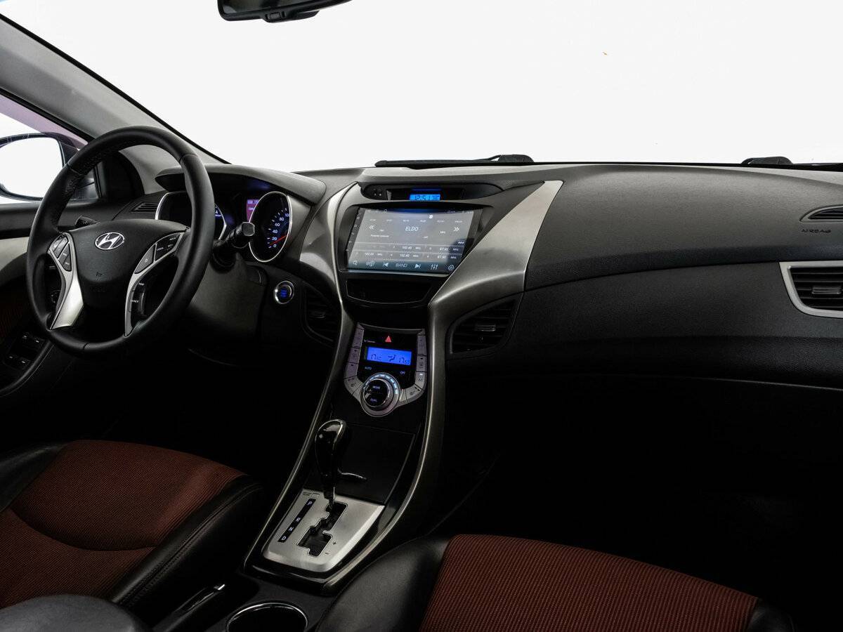 Hyundai Elantra 2011 года с пробегом. Фото: #6
