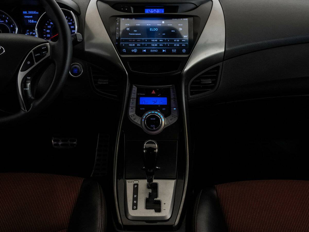 Hyundai Elantra 2011 года с пробегом. Фото: #9