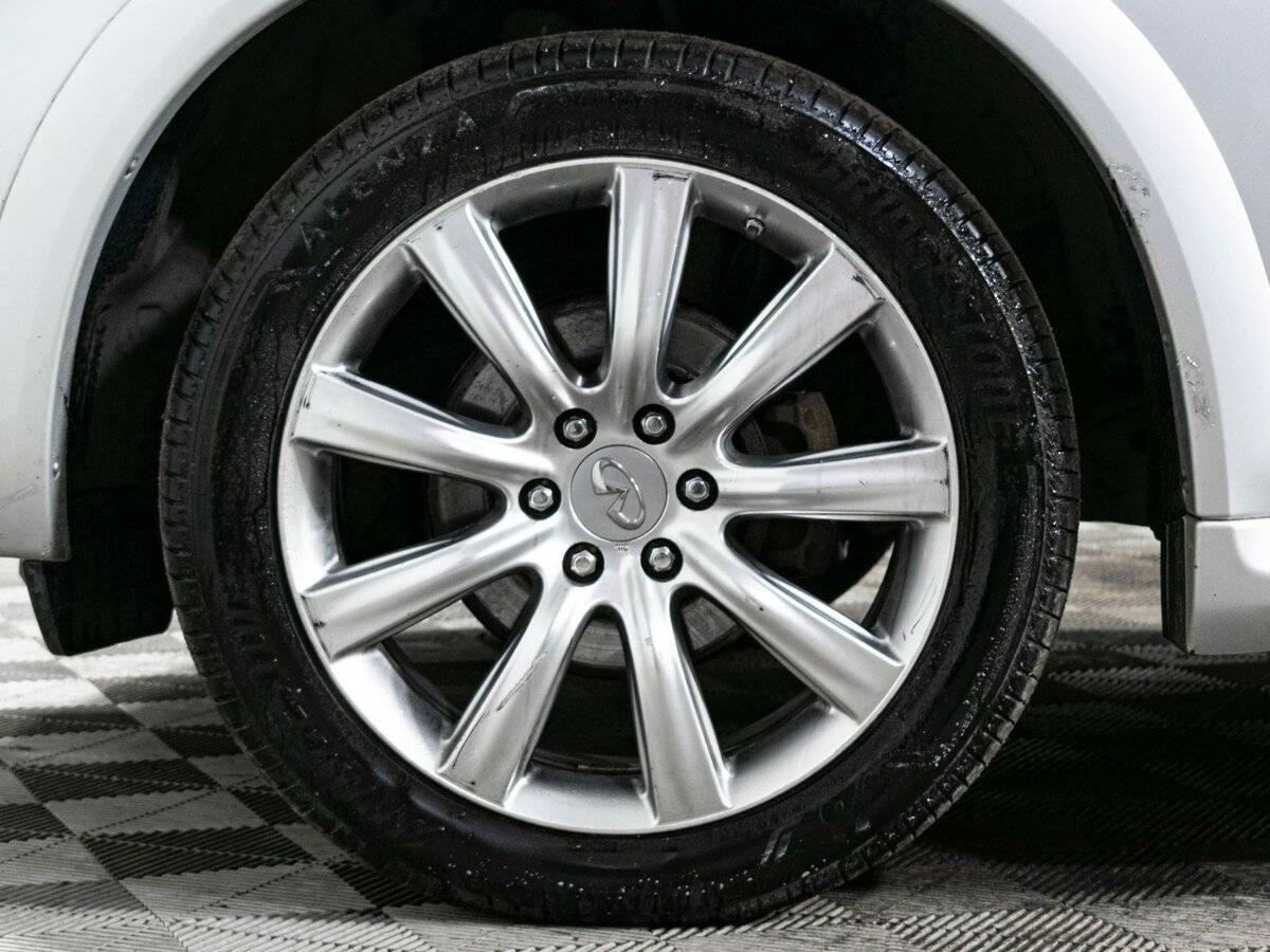 Infiniti QX56 2012 года с пробегом. Фото: #22