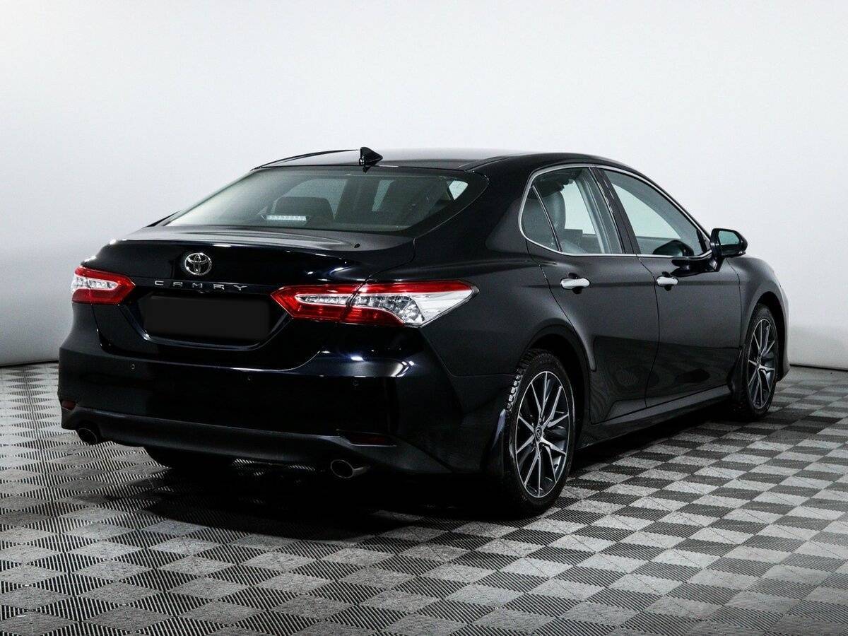 Toyota Camry 2021 года с пробегом. Фото: #3