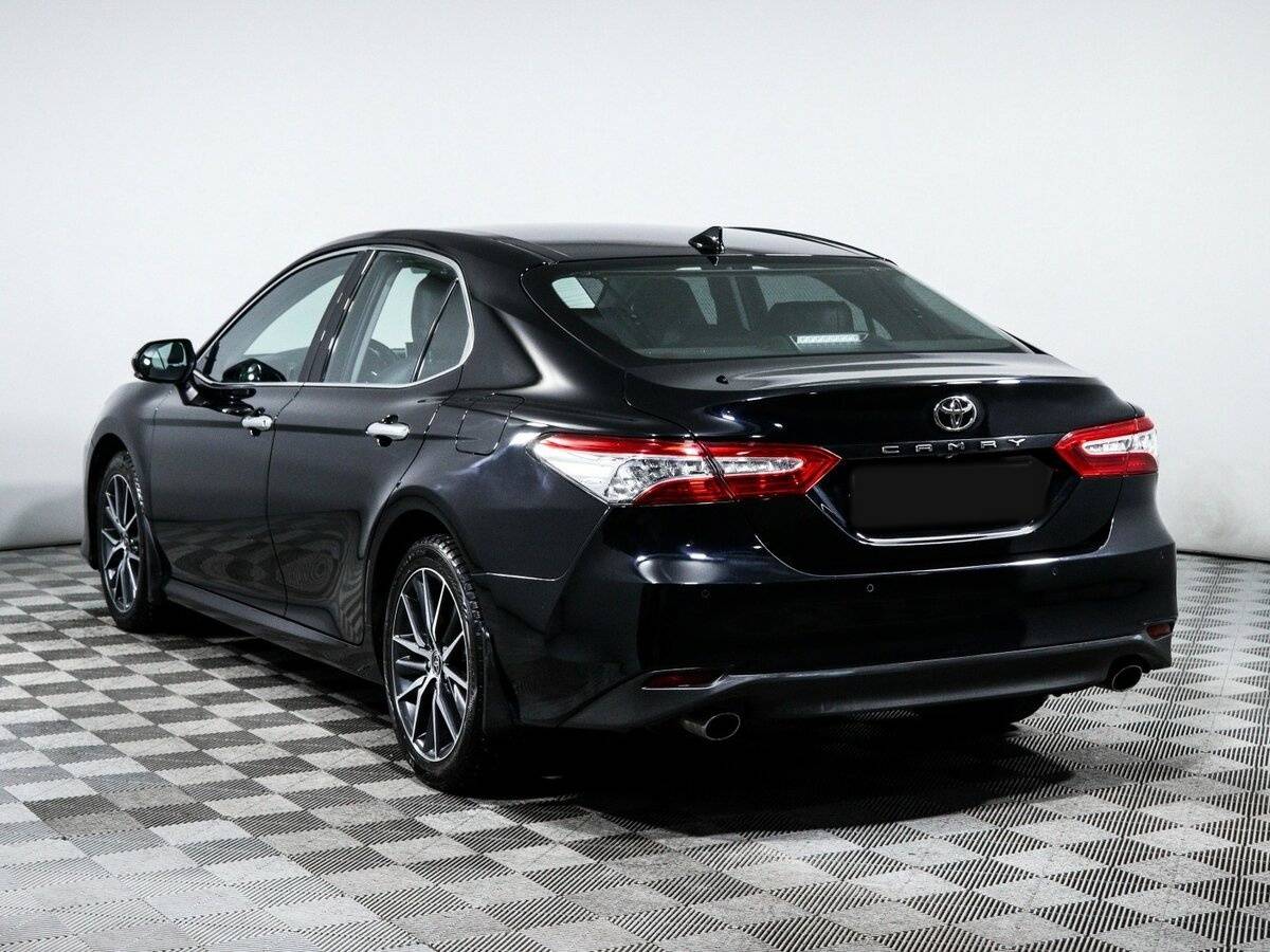 Toyota Camry 2021 года с пробегом. Фото: #5