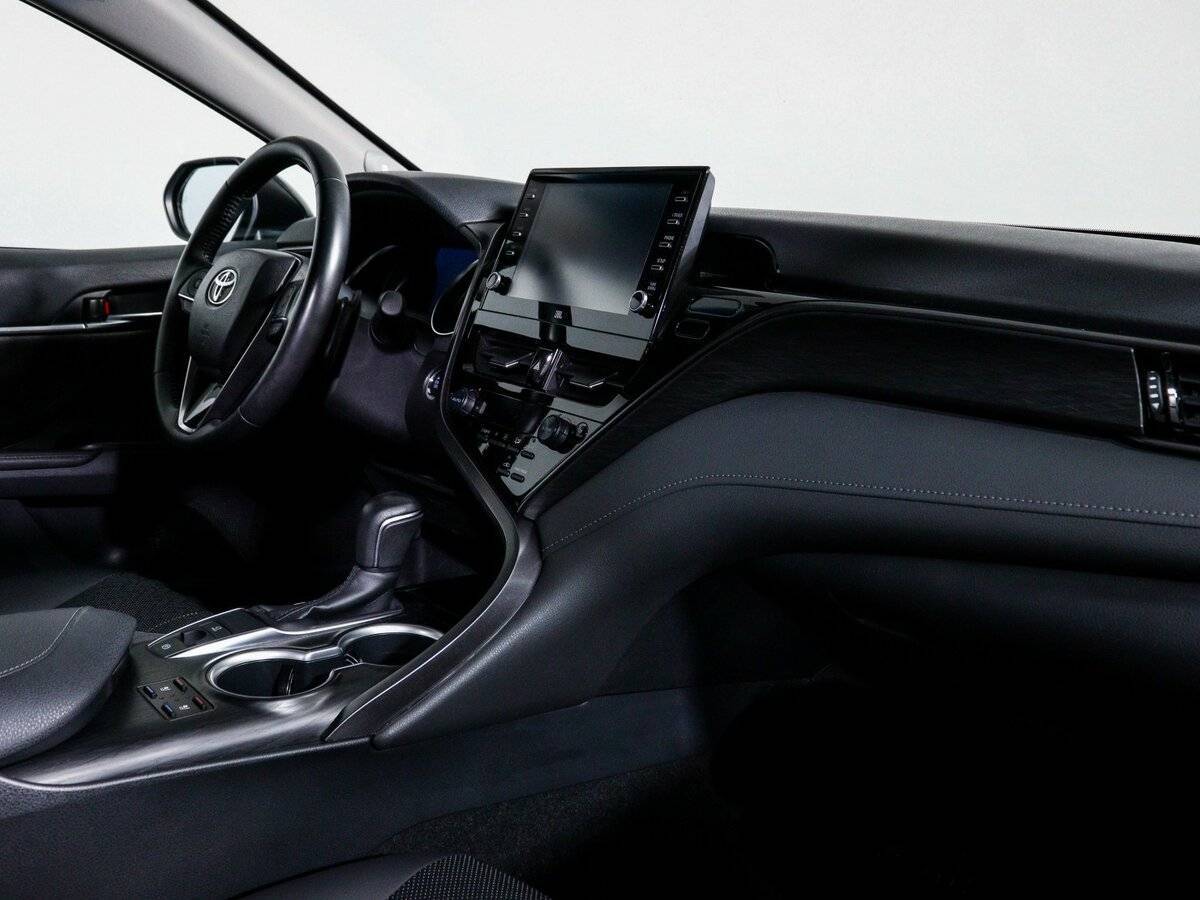 Toyota Camry 2021 года с пробегом. Фото: #7