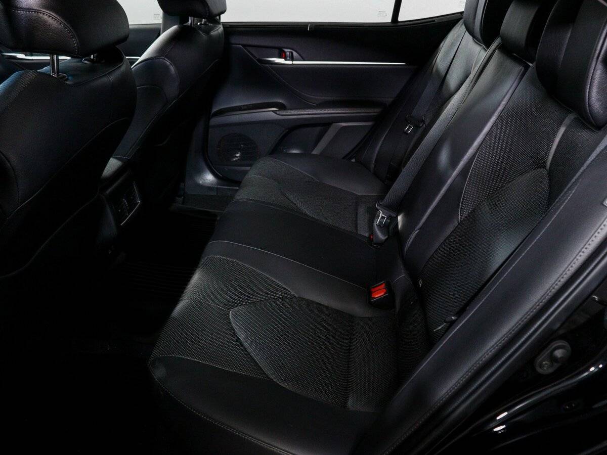 Toyota Camry 2021 года с пробегом. Фото: #8