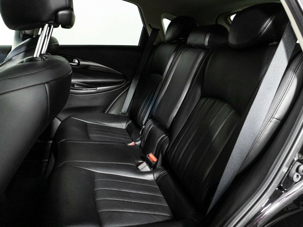 Infiniti QX50 2015 года с пробегом. Фото: #9