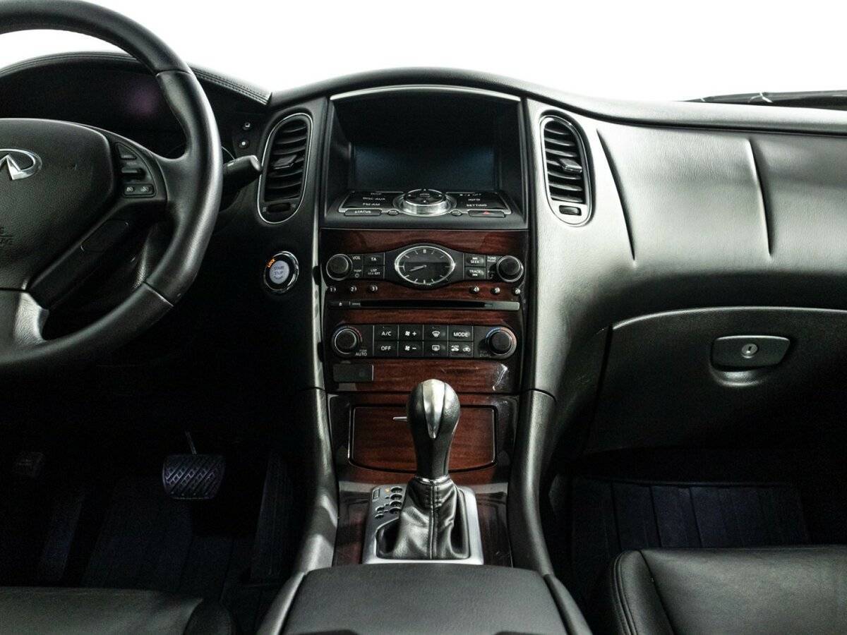 Infiniti QX50 2015 года с пробегом. Фото: #13