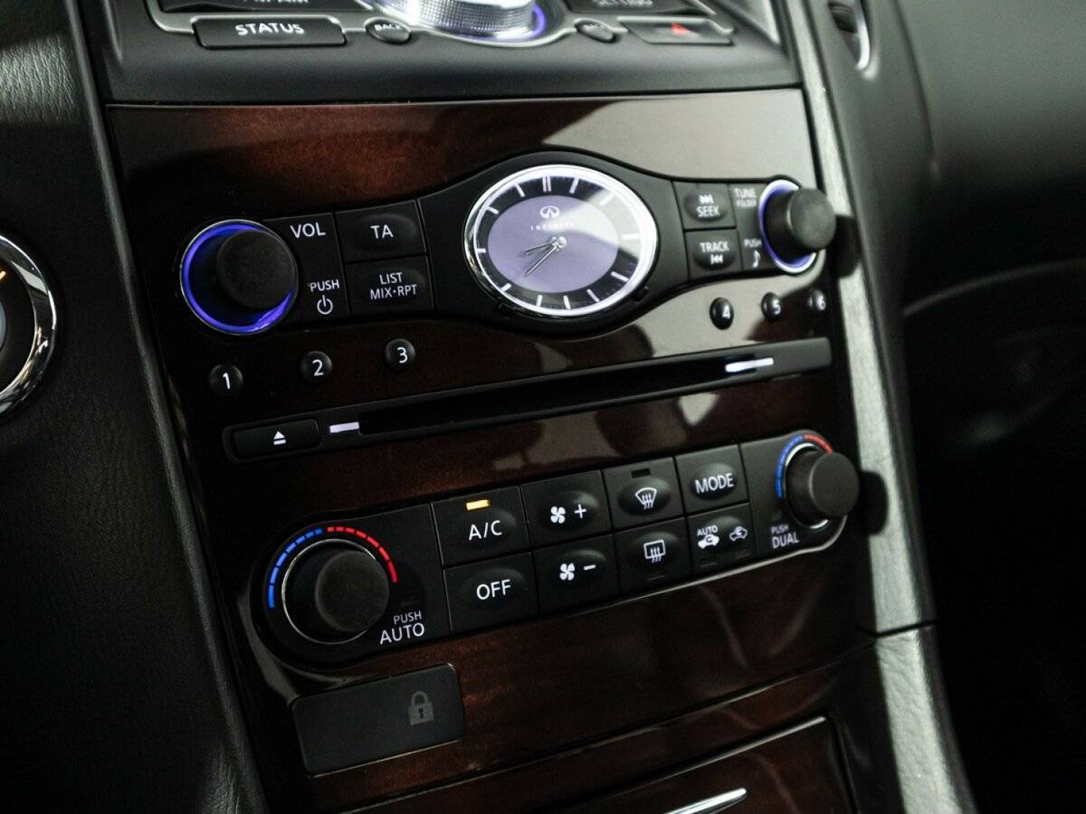 Infiniti QX50 2015 года с пробегом. Фото: #21