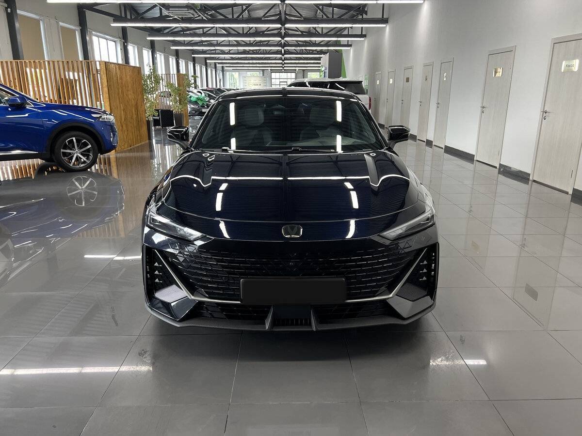 Changan UNI-V 2023 года с пробегом. Фото: #2