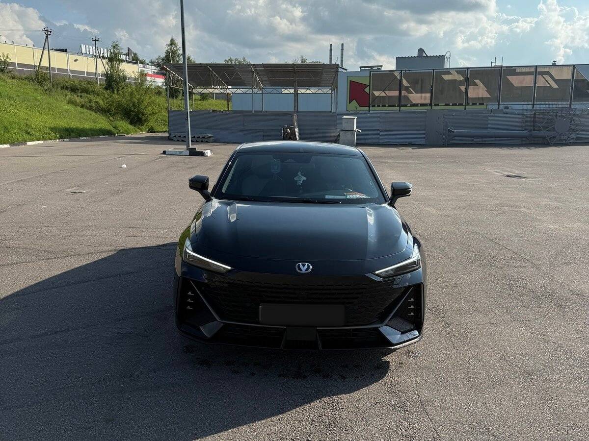 Changan UNI-V 2023 года с пробегом. Фото: #1