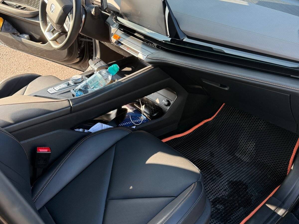 Changan UNI-V 2023 года с пробегом. Фото: #17