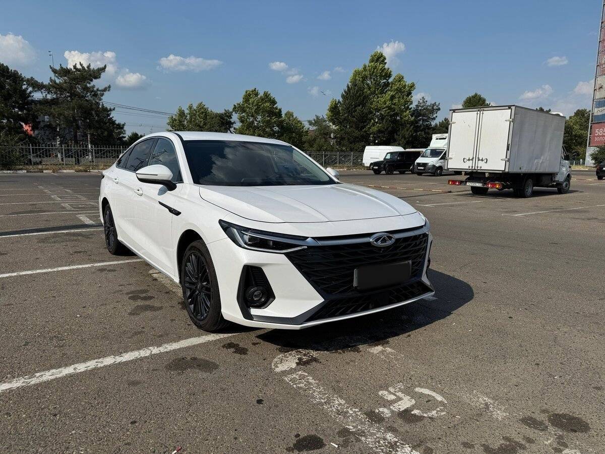 Chery Arrizo 8 2024 года с пробегом. Фото: #1