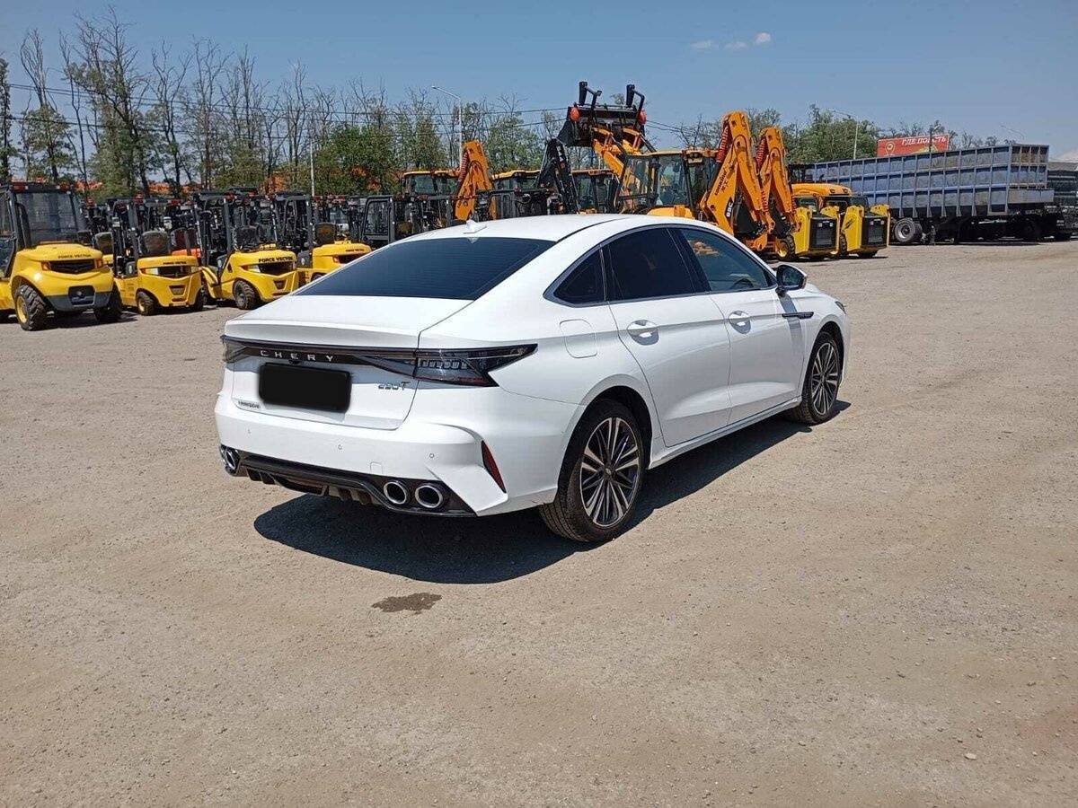 Chery Arrizo 8 2024 года с пробегом. Фото: #2
