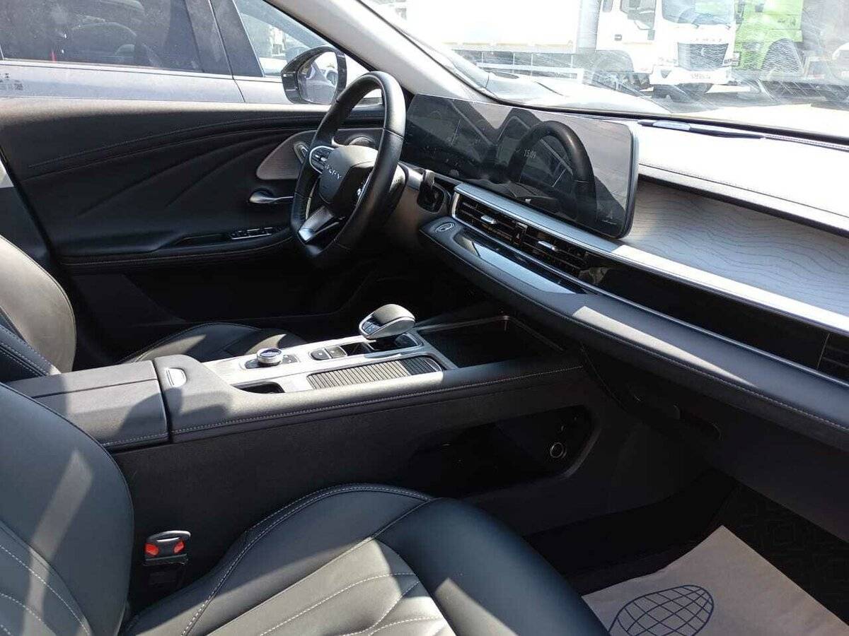 Chery Arrizo 8 2024 года с пробегом. Фото: #9