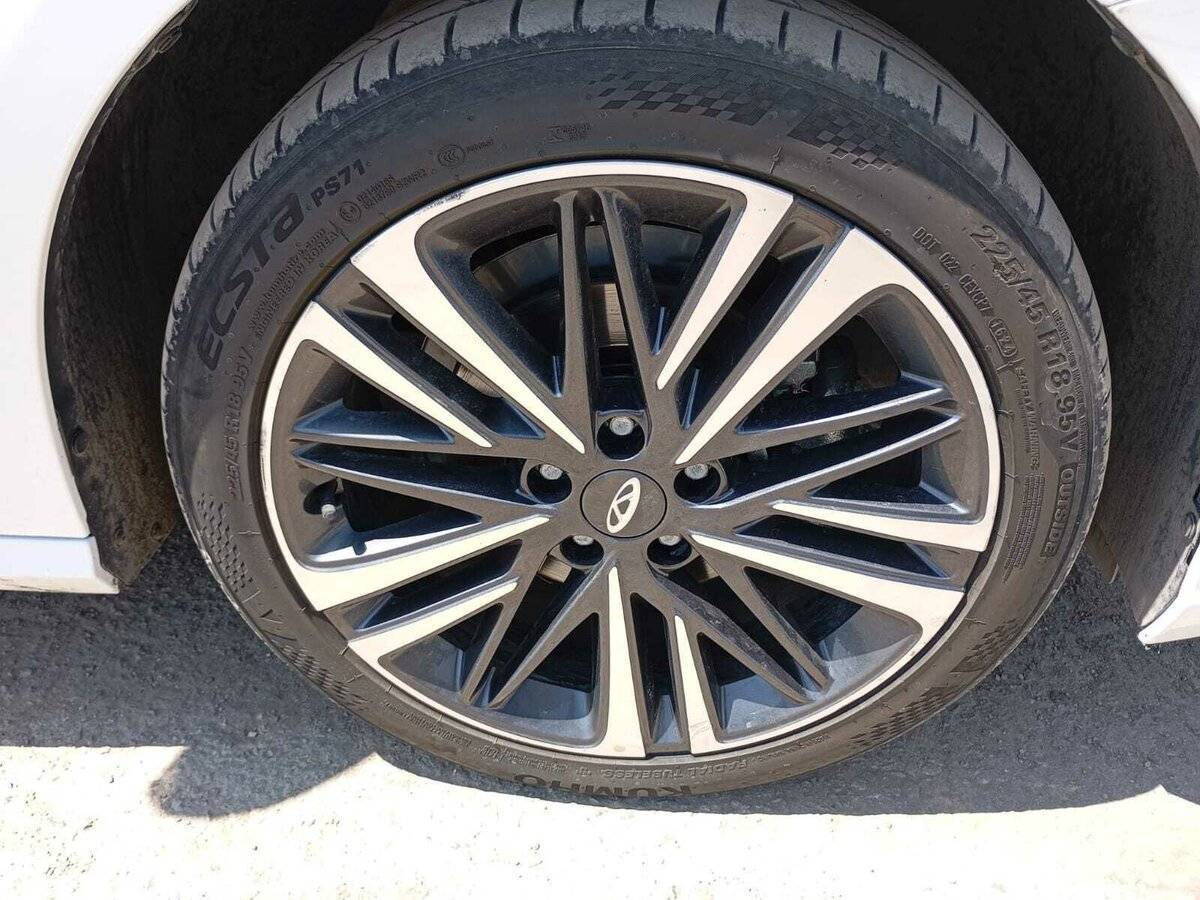 Chery Arrizo 8 2024 года с пробегом. Фото: #14