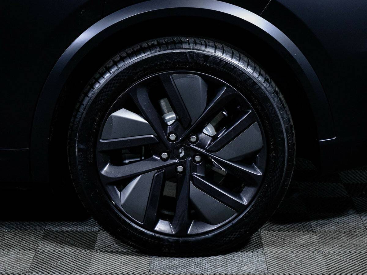 LiXiang L9 2023 года с пробегом. Фото: #14