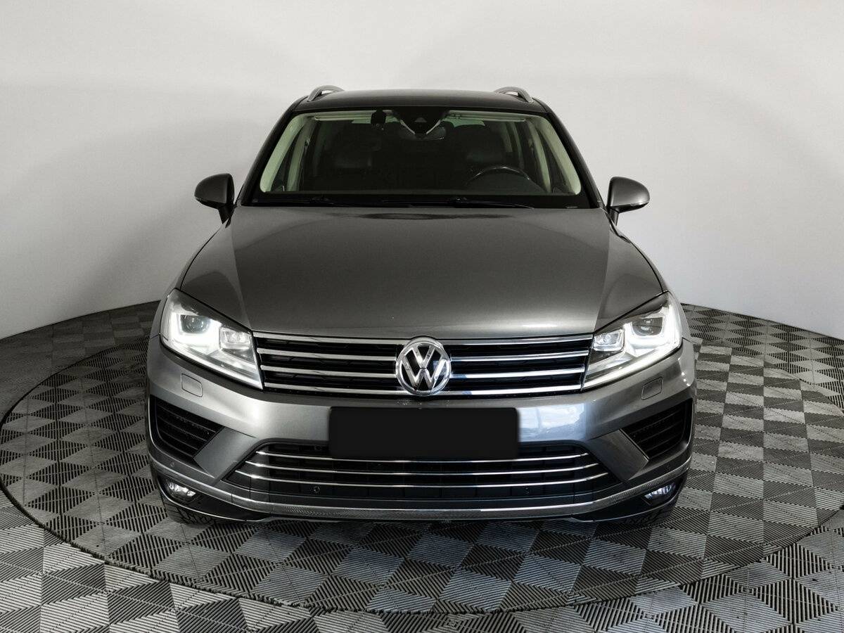 Volkswagen Touareg 2016 года с пробегом. Фото: #1