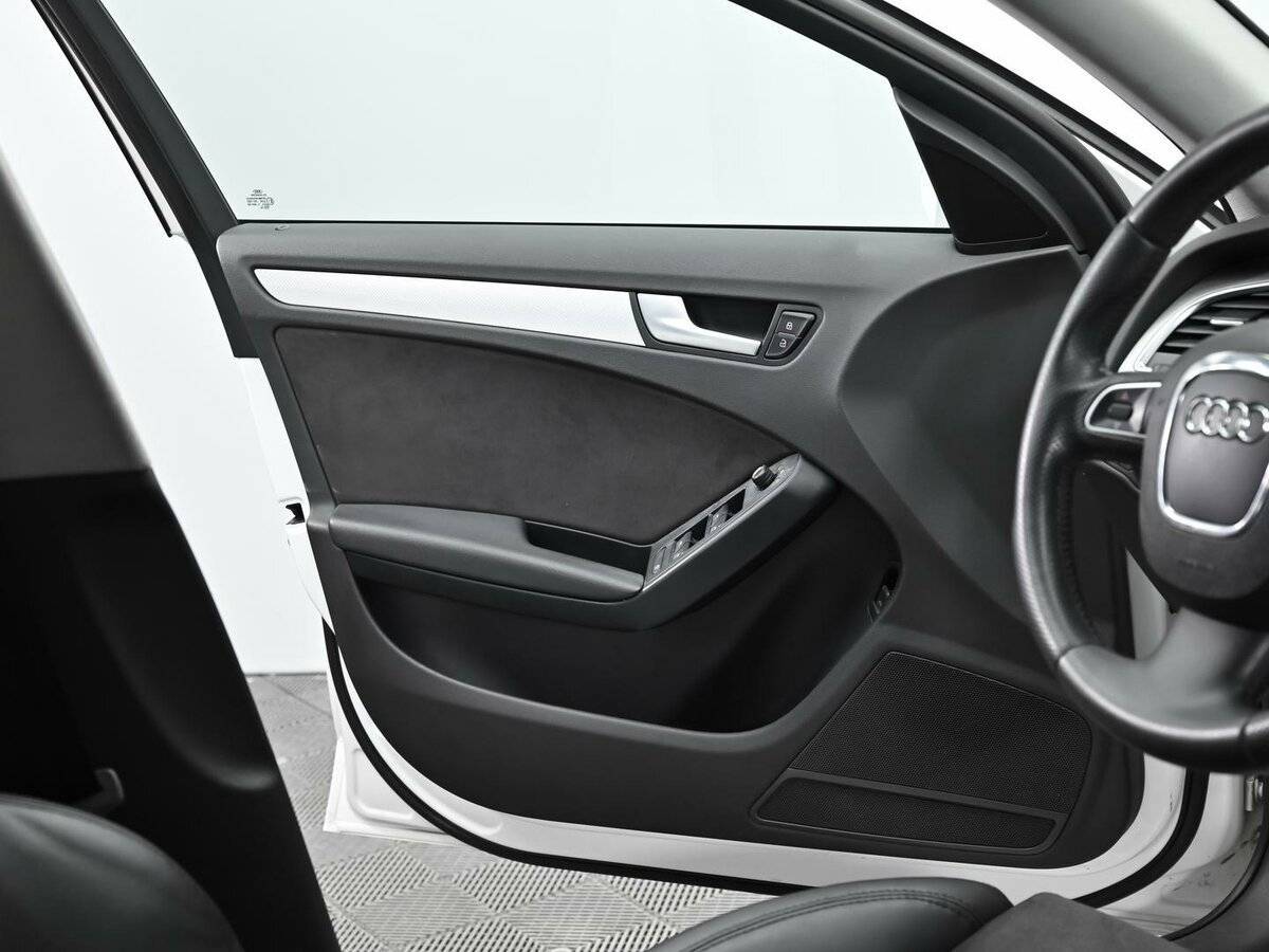 Audi A4 2010 года с пробегом. Фото: #6