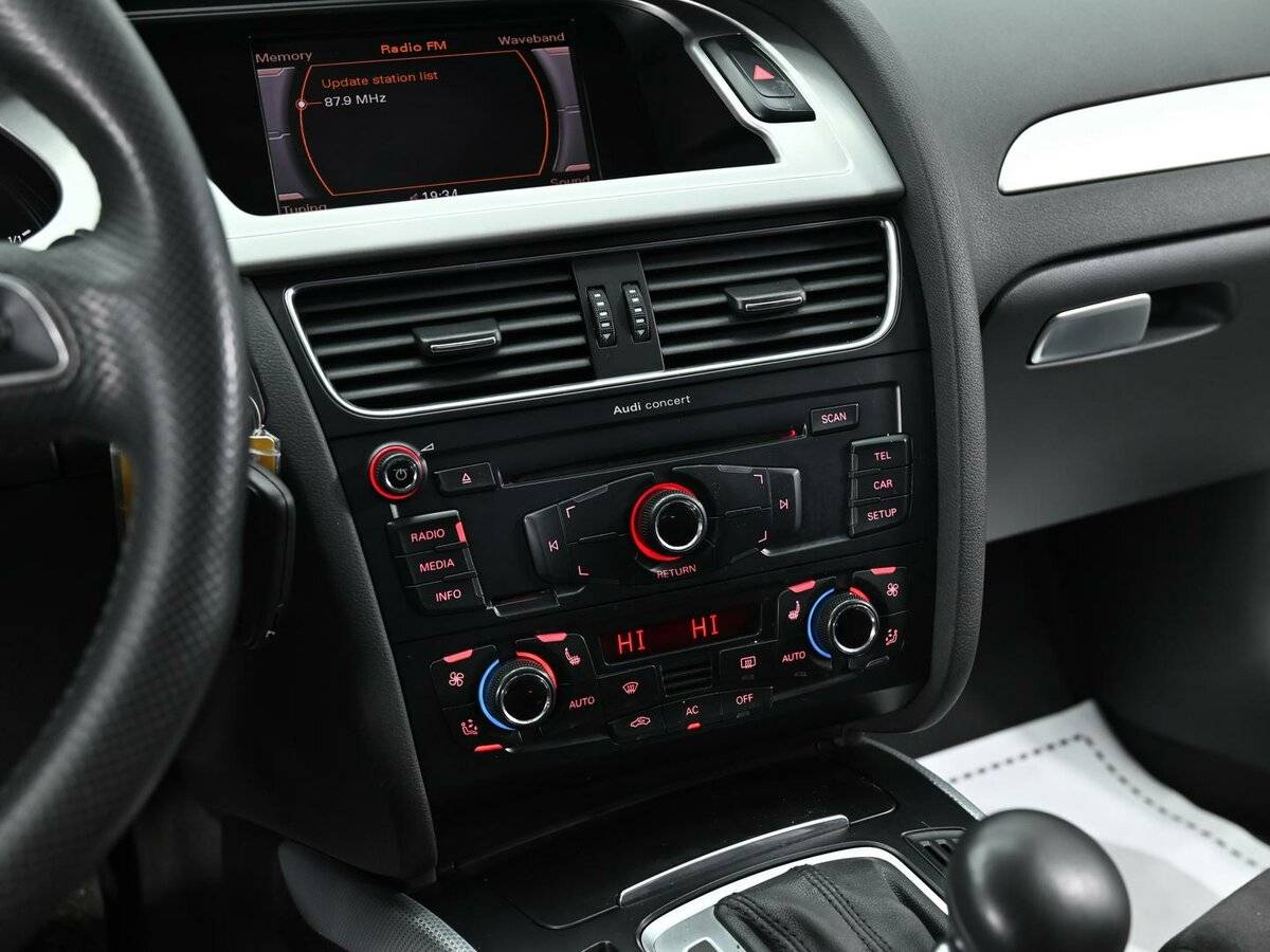 Audi A4 2010 года с пробегом. Фото: #9