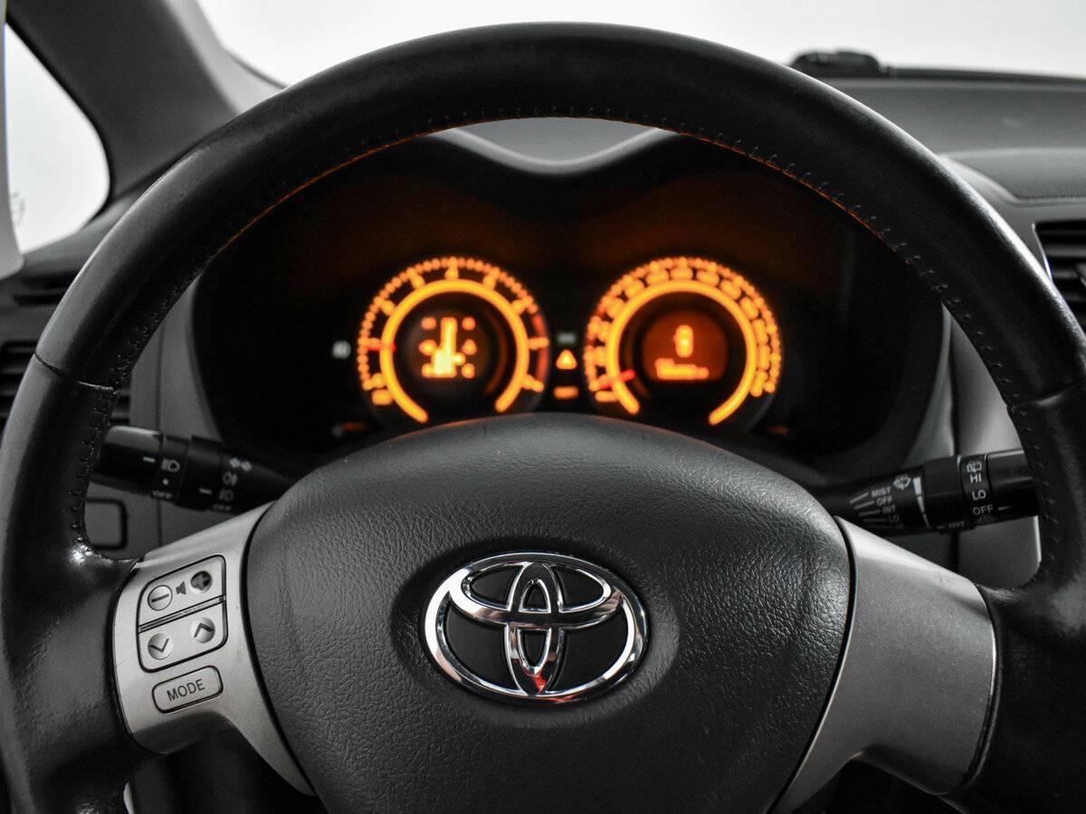 Toyota Auris 2008 года с пробегом. Фото: #15