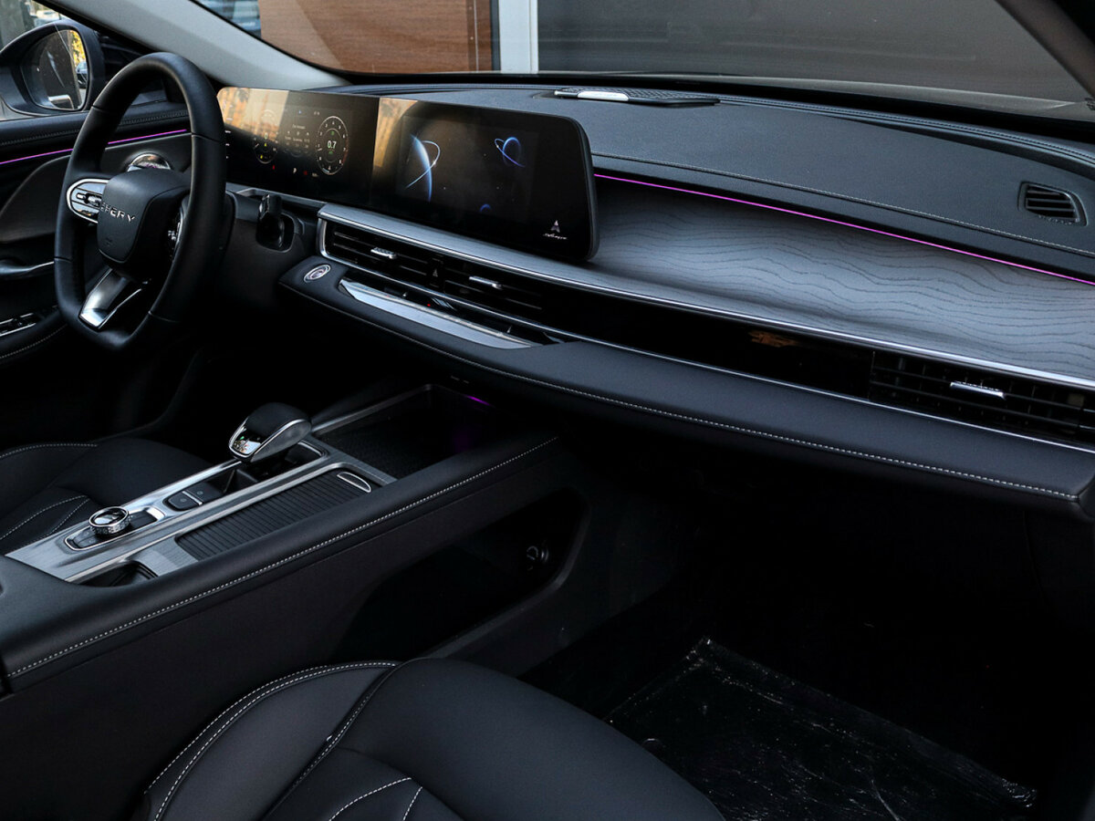 Chery Arrizo 8 2024 года с пробегом. Фото: #8