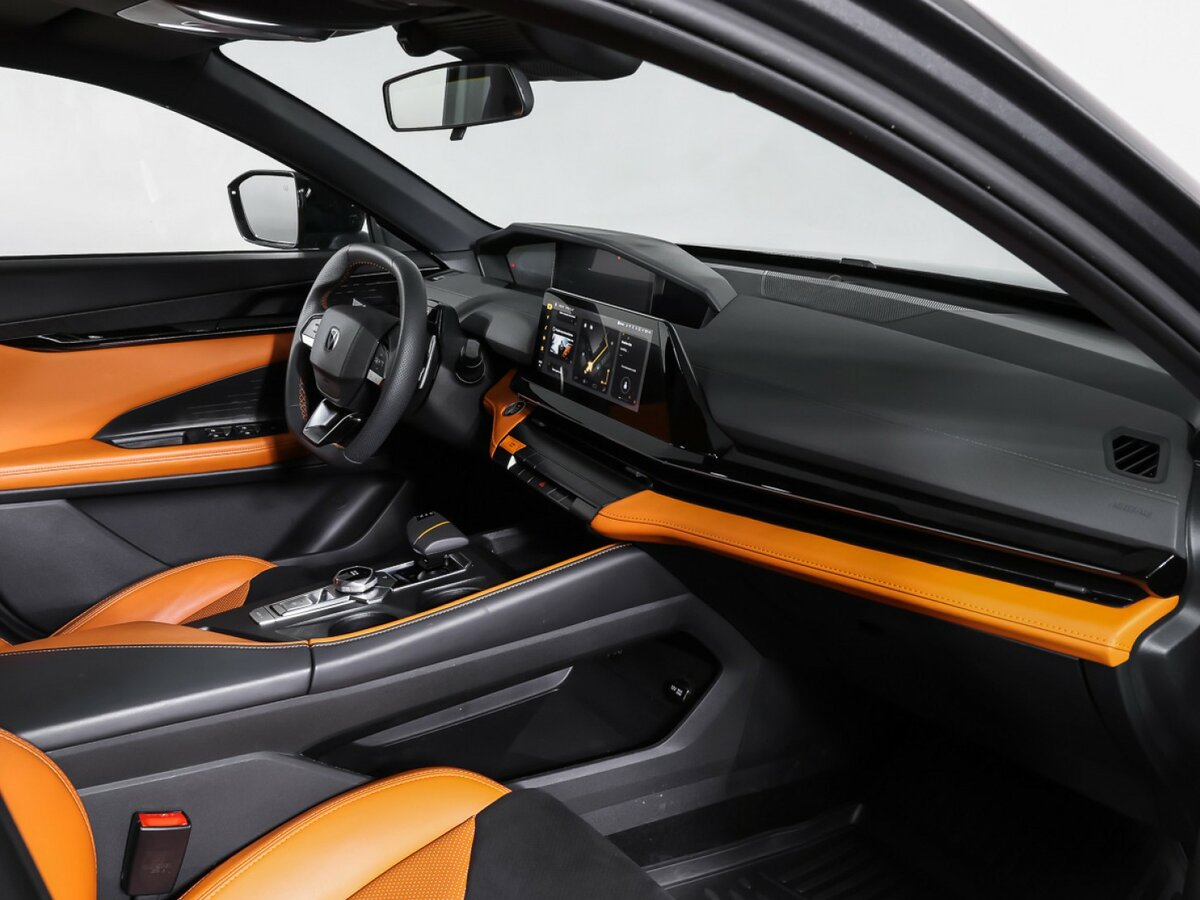 Changan UNI-V 2023 года с пробегом. Фото: #7