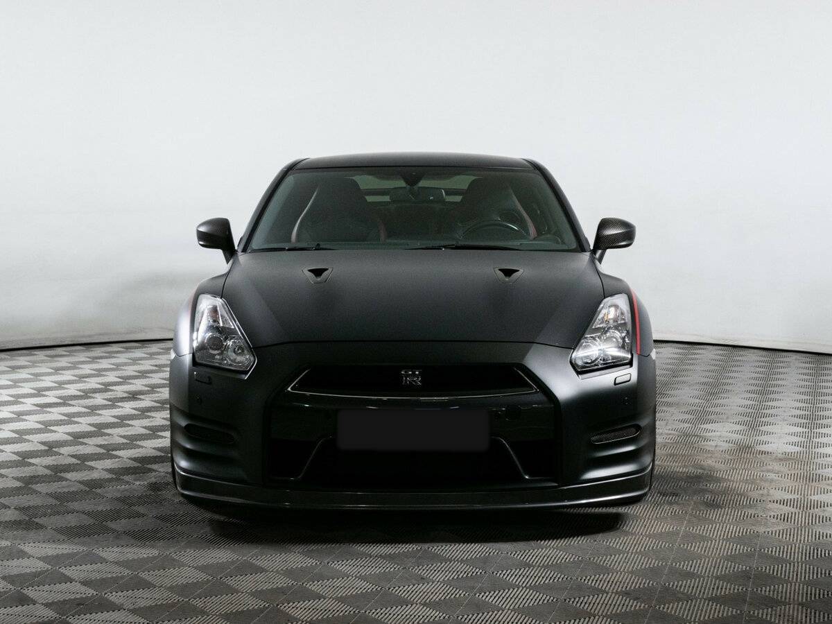 Nissan GT-R 2011 года с пробегом. Фото: #1