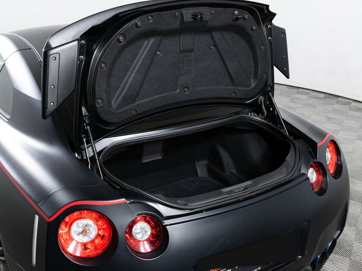 Nissan GT-R 2011 года с пробегом. Фото: #6