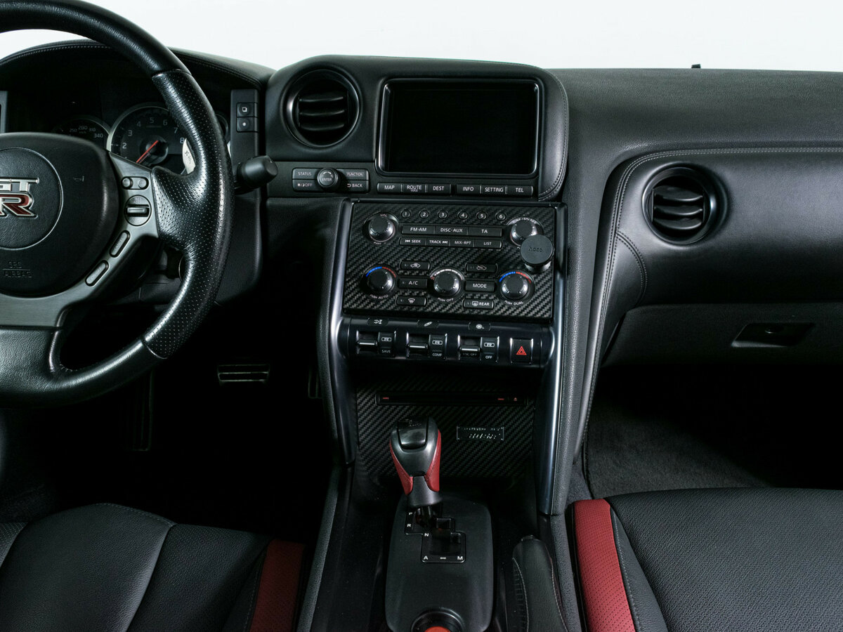 Nissan GT-R 2011 года с пробегом. Фото: #8