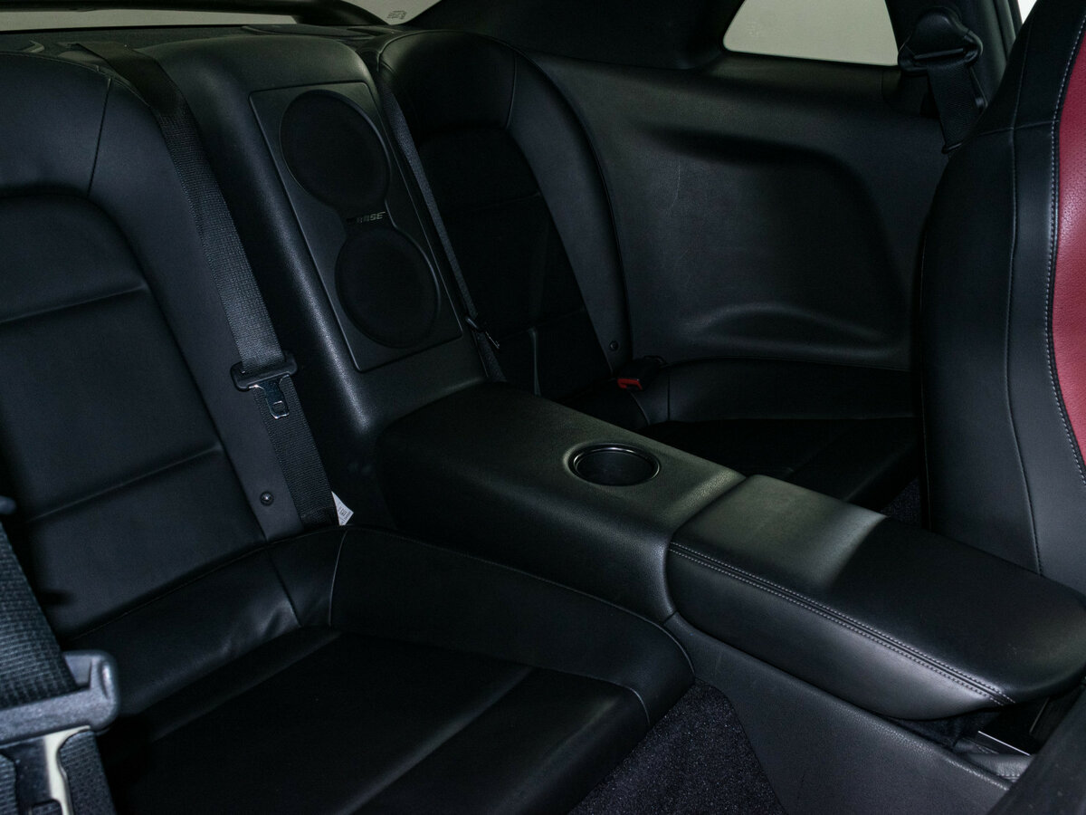 Nissan GT-R 2011 года с пробегом. Фото: #9