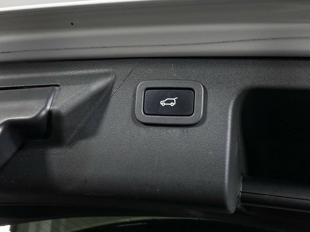 Land Rover Discovery Sport 2018 года с пробегом. Фото: #6