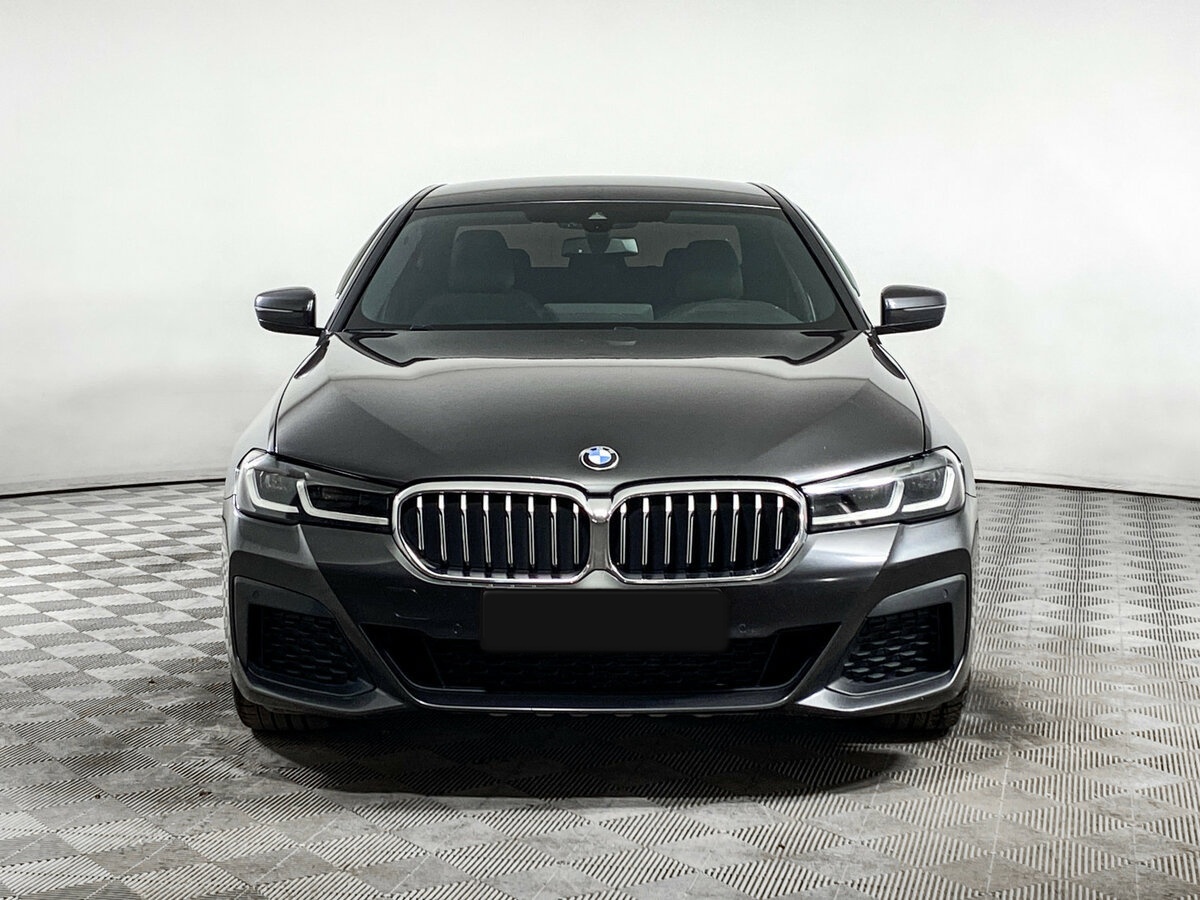 BMW 5 серии 2021 года с пробегом. Фото: #1