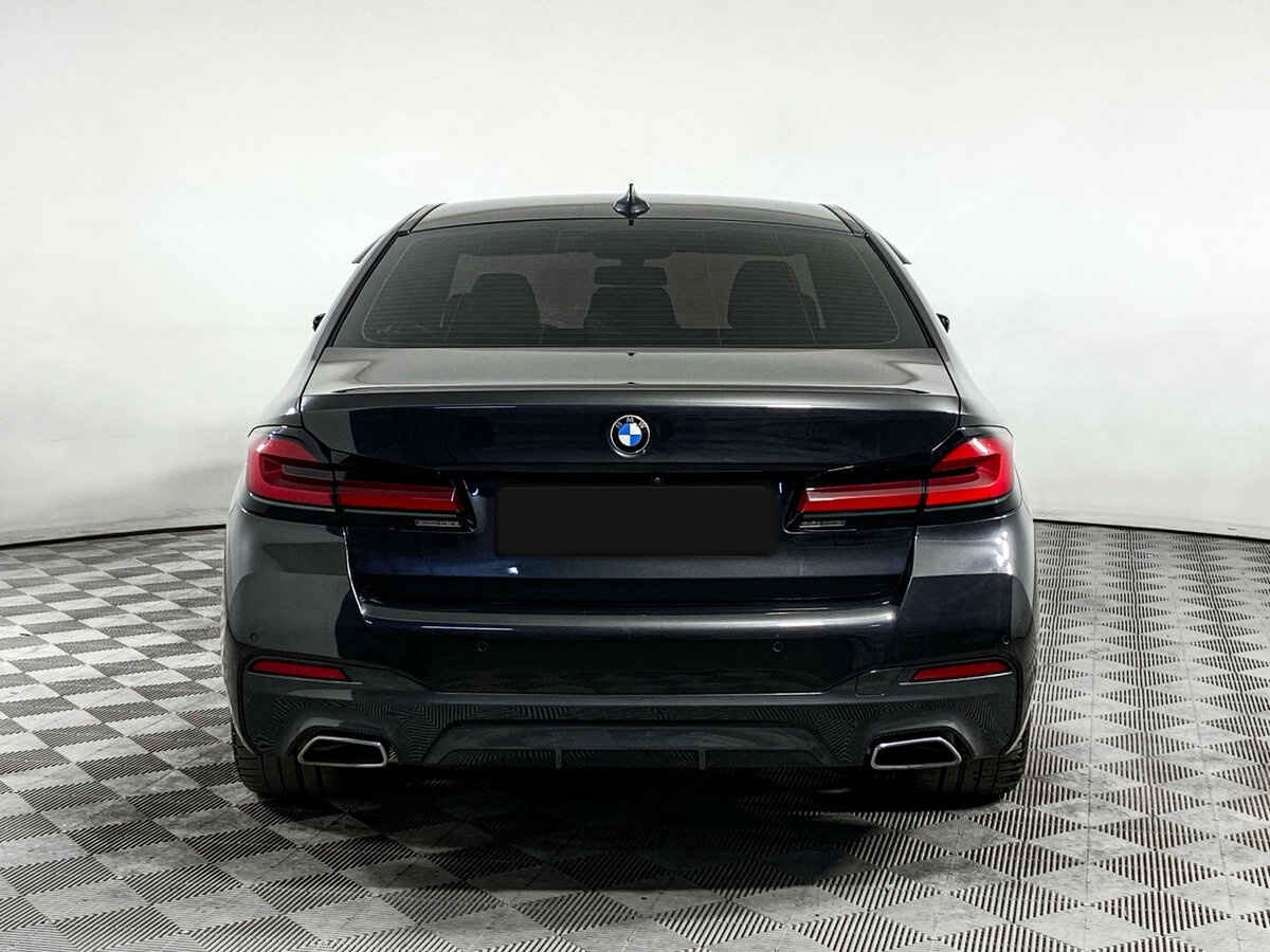 BMW 5 серии 2021 года с пробегом. Фото: #3