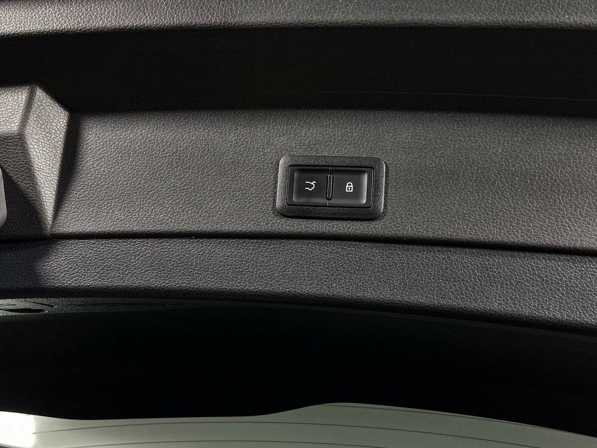 Hongqi E-HS9 2023 года с пробегом. Фото: #9