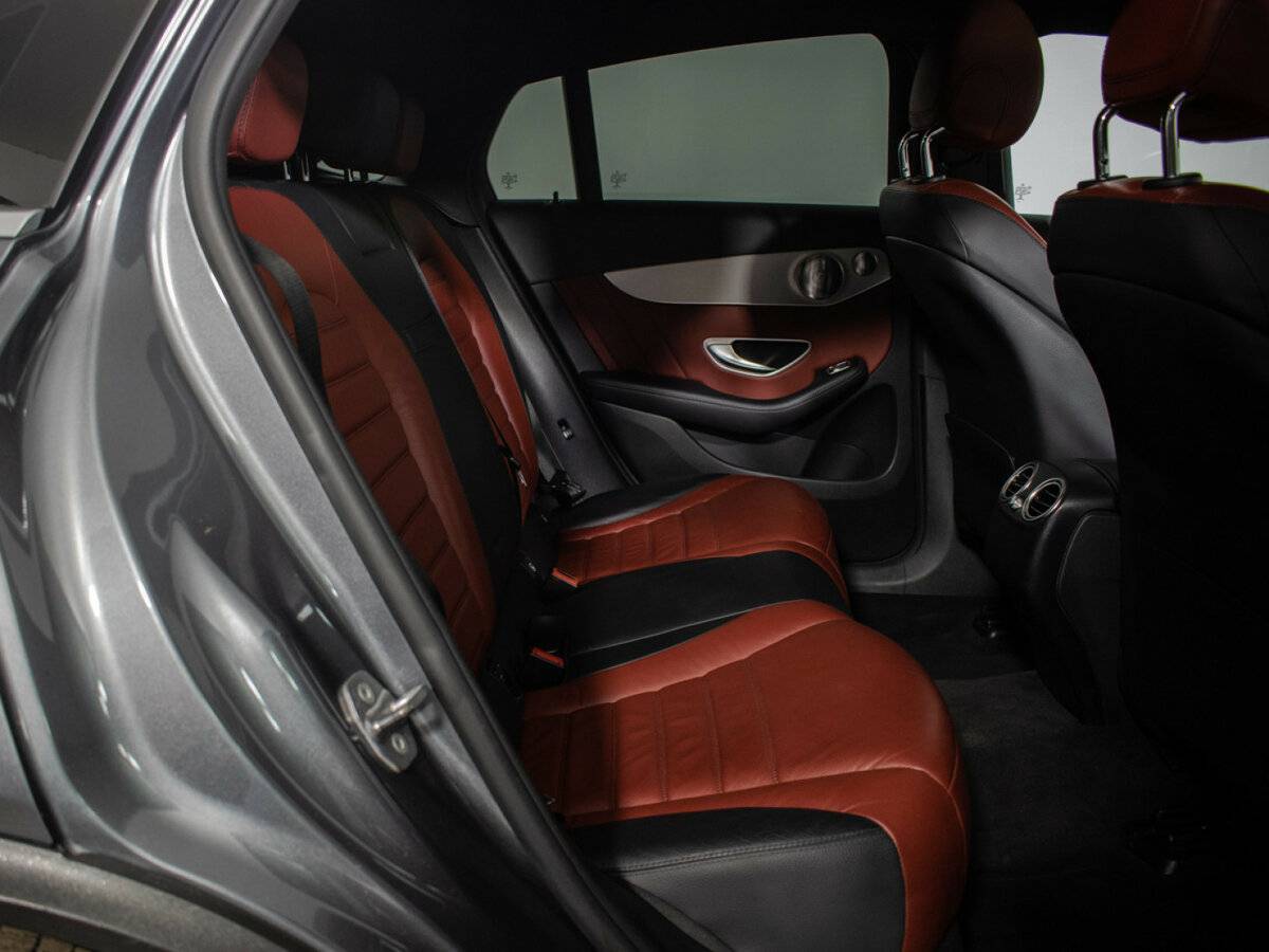 Mercedes-Benz GLC Coupe 2017 года с пробегом. Фото: #9