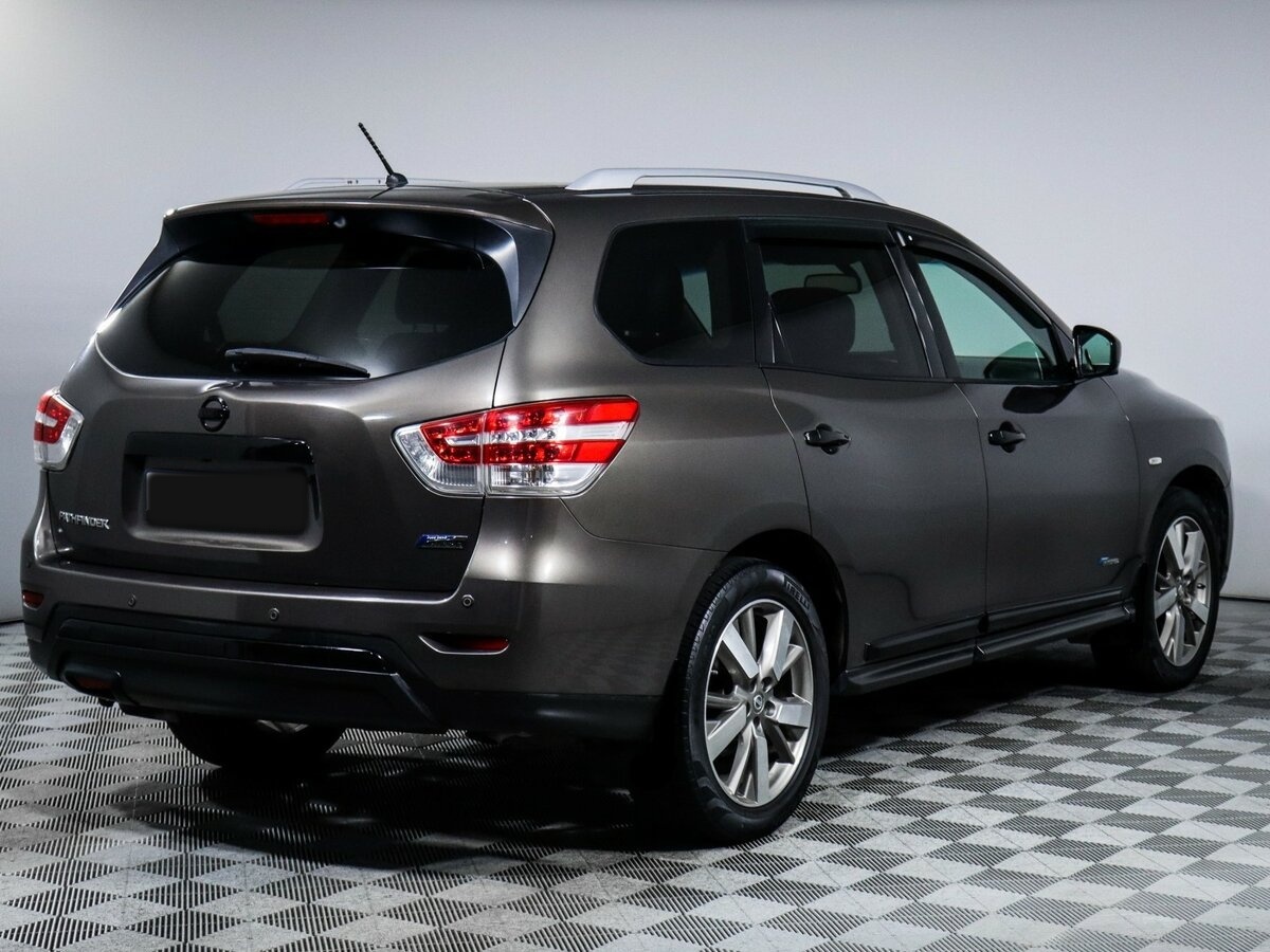 Б/У Ниссан Патфайндер 2015 года. Фото: #3