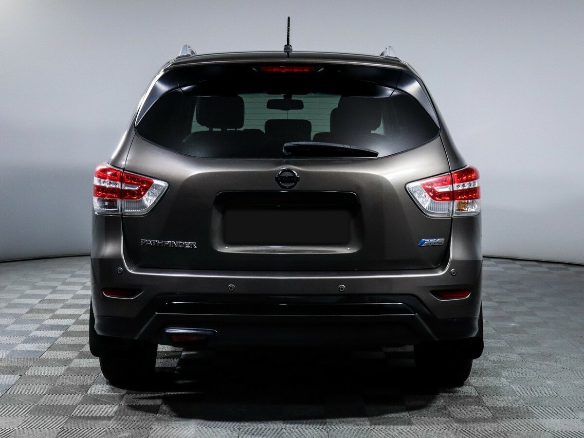 Б/У Ниссан Патфайндер 2015 года. Фото: #4