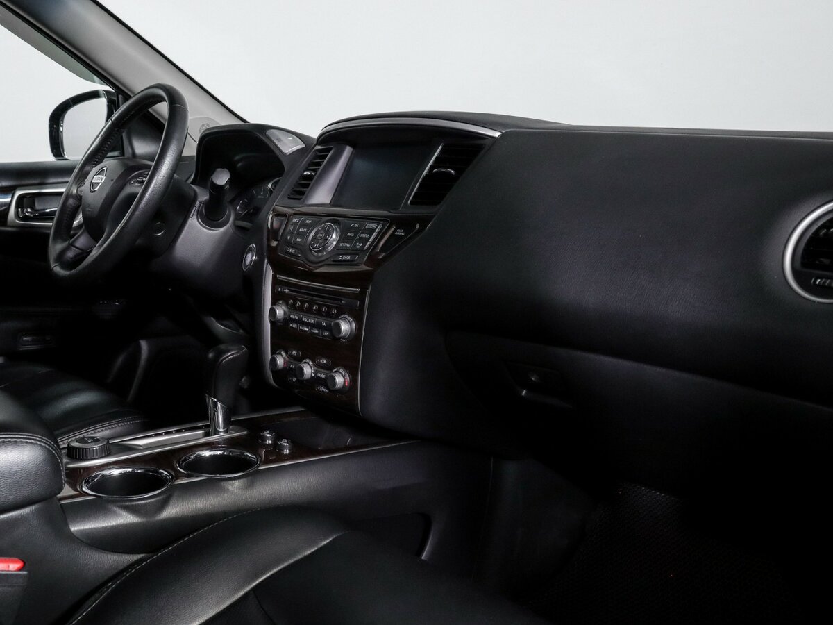 Б/У Ниссан Патфайндер 2015 года. Фото: #6