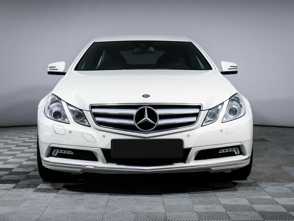 Mercedes-Benz E-Класс 2010 года с пробегом. Фото: #1