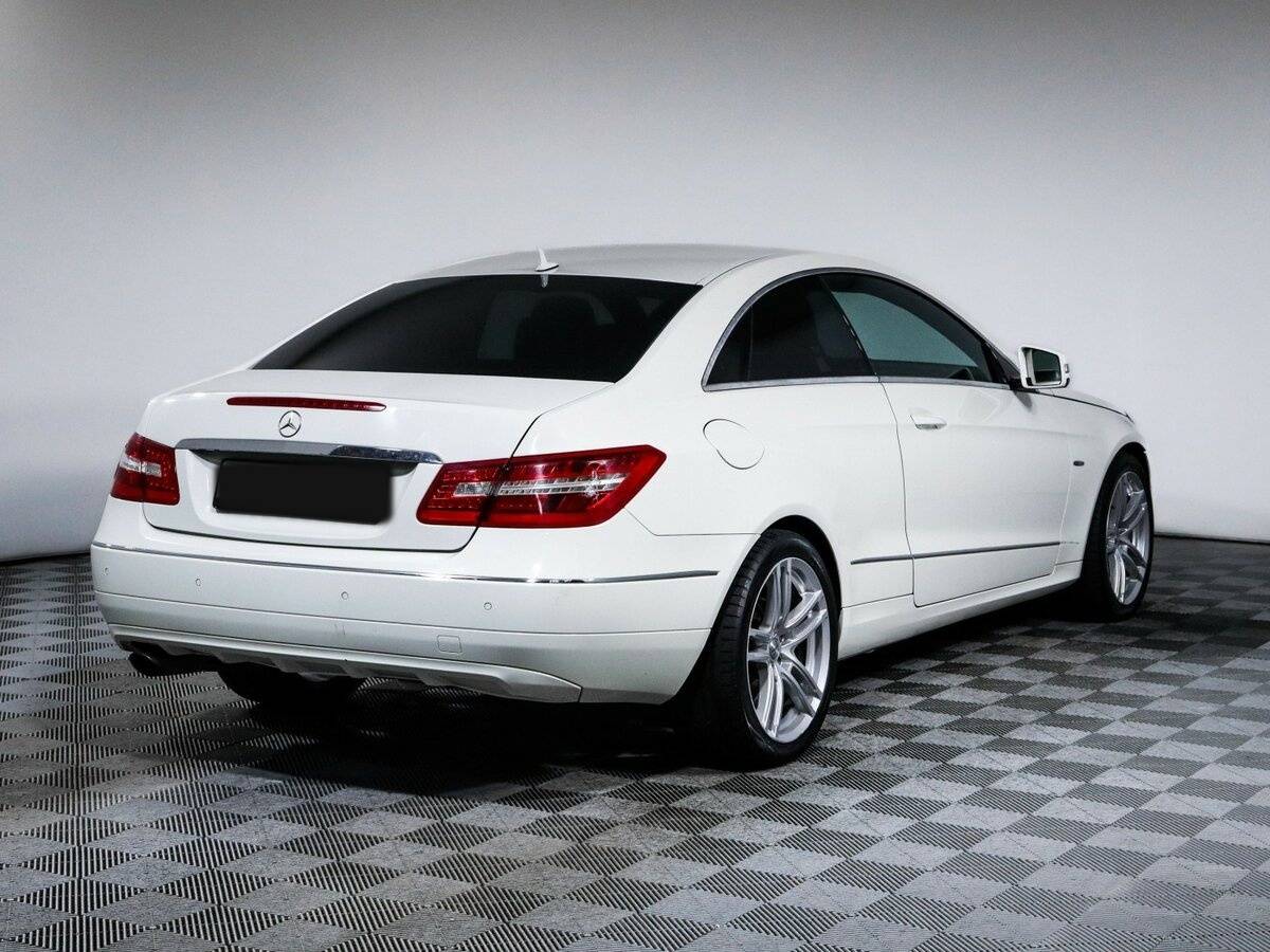 Mercedes-Benz E-Класс 2010 года с пробегом. Фото: #3