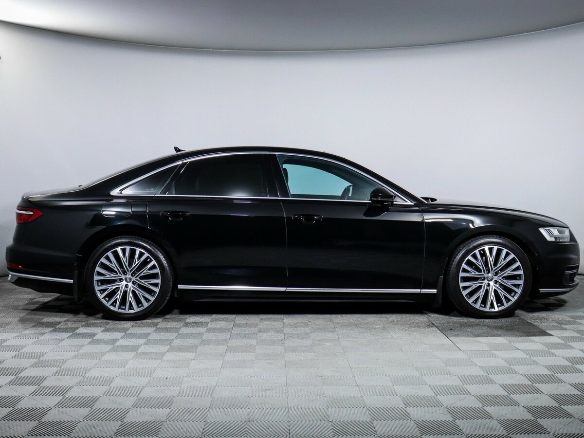Audi A8 2019 года с пробегом. Фото: #3