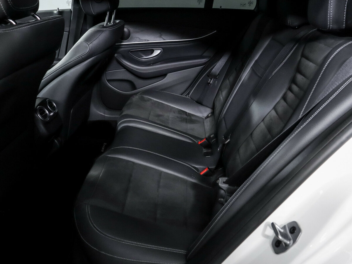 Mercedes-Benz E-Класс 2019 года с пробегом. Фото: #7