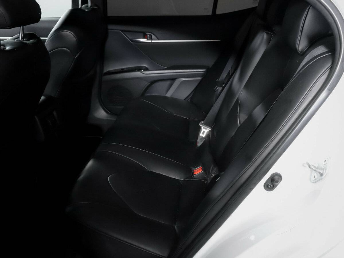 Toyota Camry 2020 года с пробегом. Фото: #7