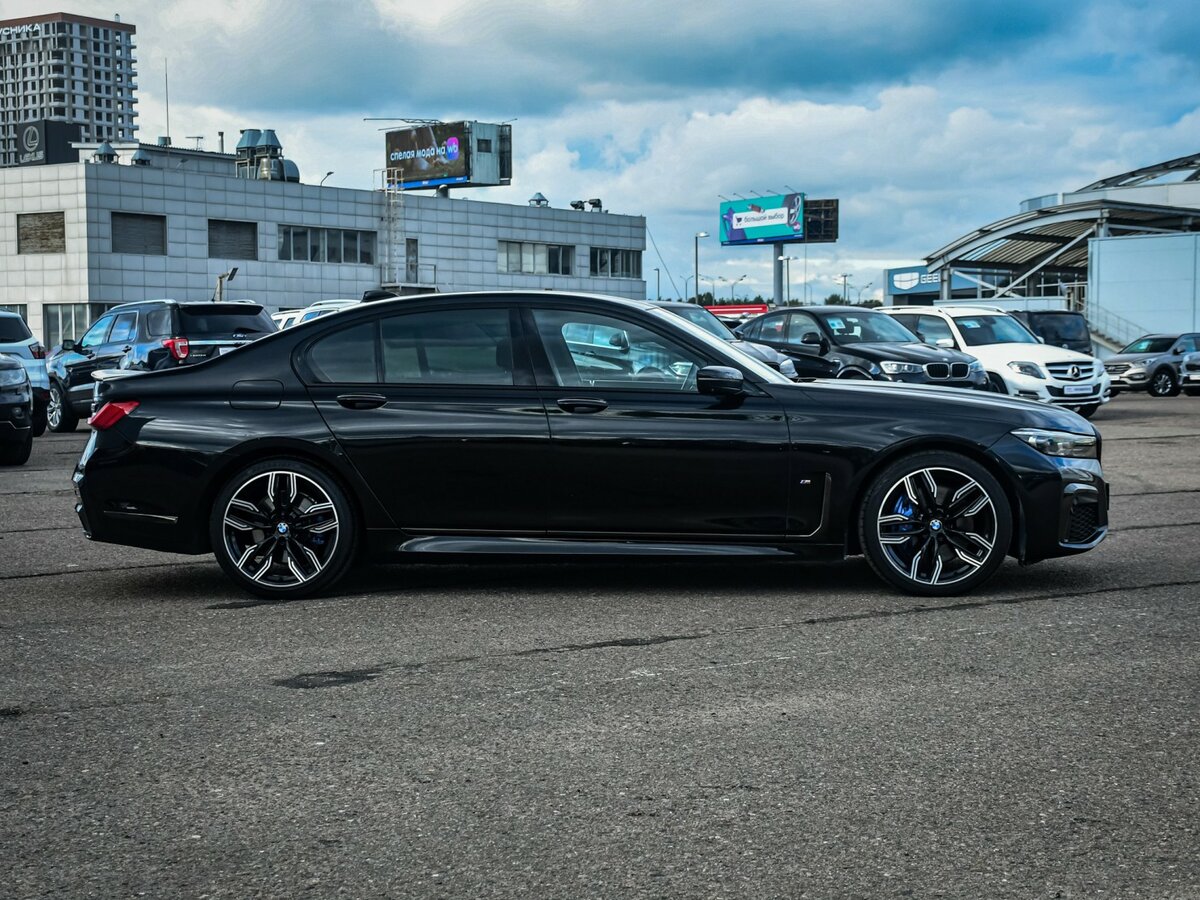 BMW 7 серии 2020 года с пробегом. Фото: #3